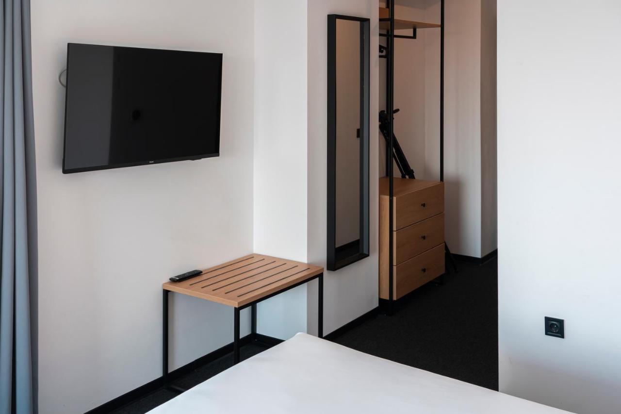 Hotel Campus 90 - Free Parking ヴァルナ エクステリア 写真