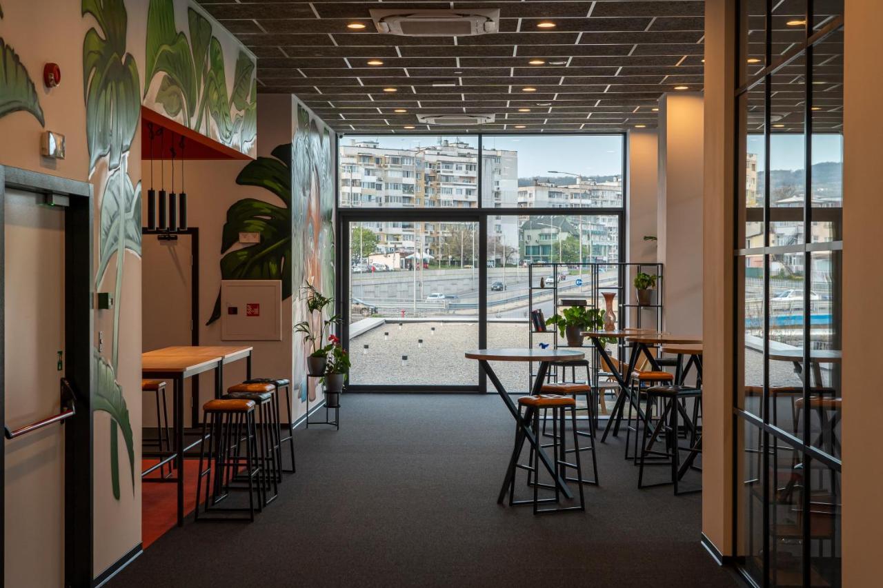 Hotel Campus 90 - Free Parking ヴァルナ エクステリア 写真